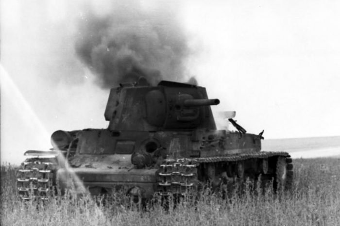 Командир взвода танков «КВ»: за смертью и обратно
