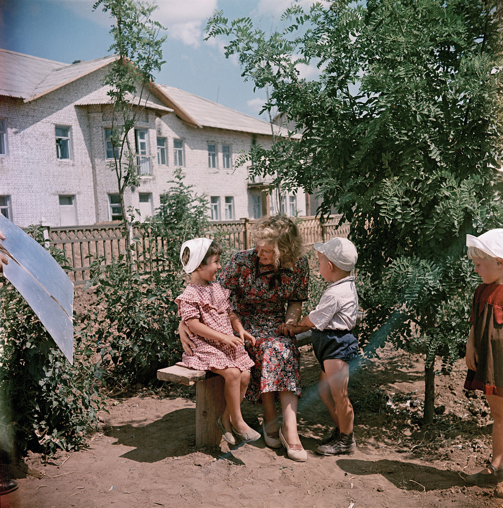 Полные ностальгии яркие советские фотографии