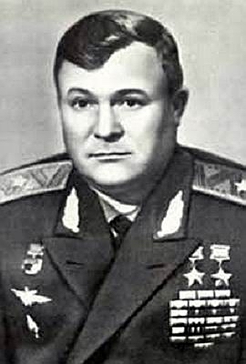 Прославленный советский ас, дважды Герой Советского Союза Алексей Константинович Рязанов