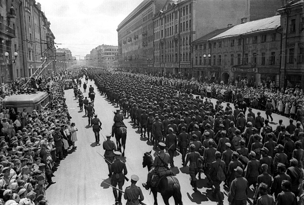Пленные немцы на улицах Москвы