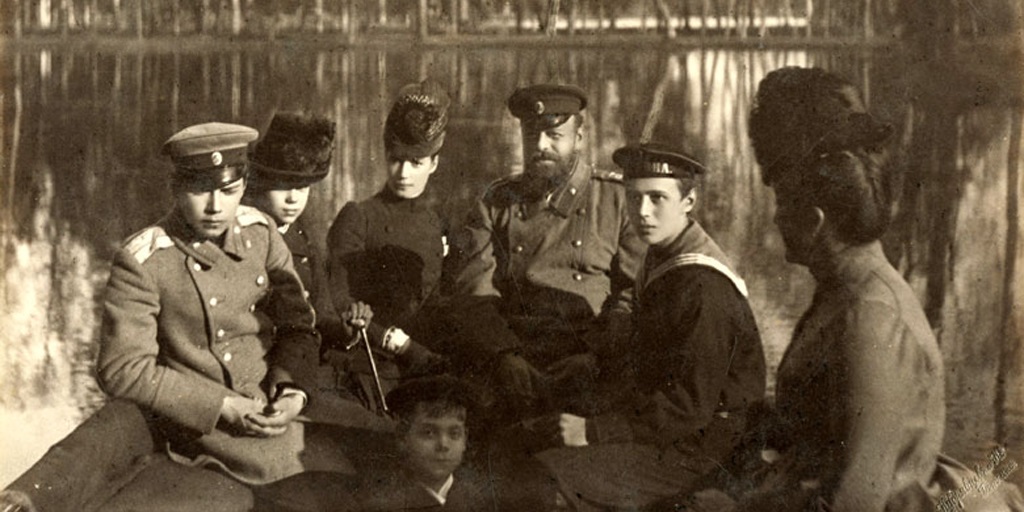 Братья и сёстры последнего российского императора