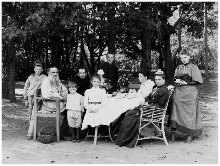Будни Льва Николаевича Толстого в редких исторических фотографиях
