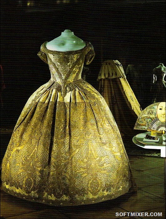 Коронационные платья российских императриц