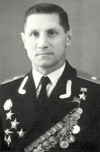 Николай Кузнецов - отважный сын города Ленина