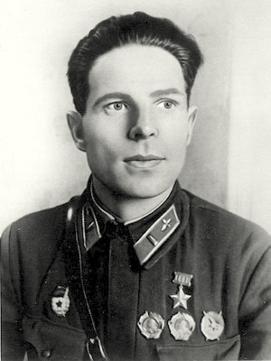 Герой Советского Союза летчик - гвардеец Матвей Ефимов