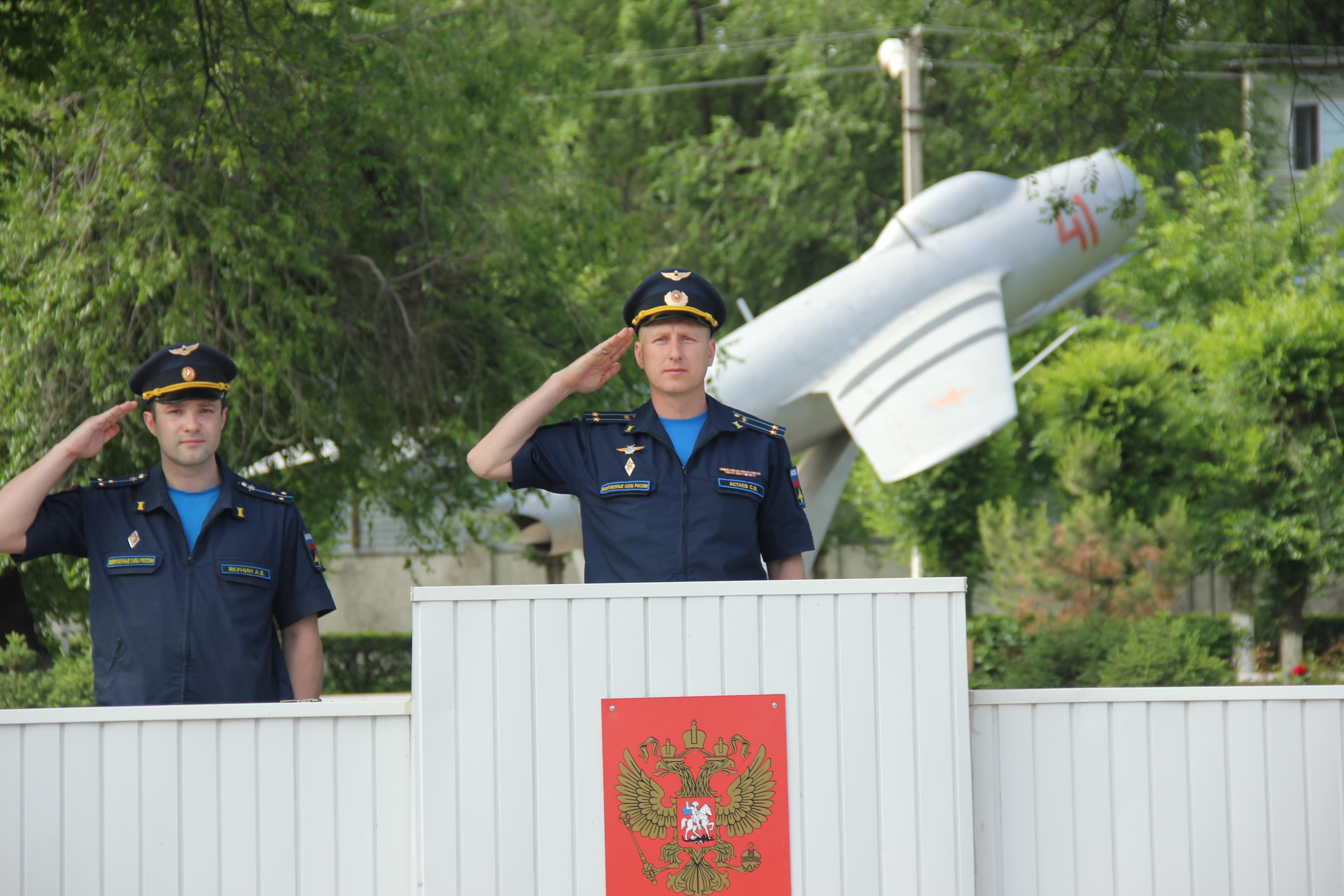На авиационной базе ОДКБ «Кант» состоялся митинг, посвященный началу летнего периода обучения