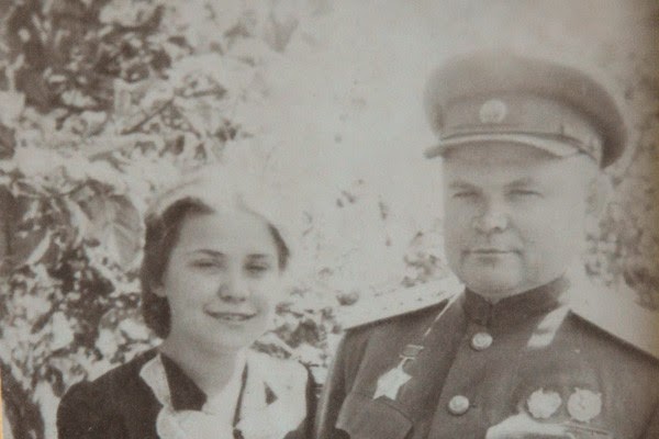 Народный маршал, подаривший на день рождение дочери Харьков