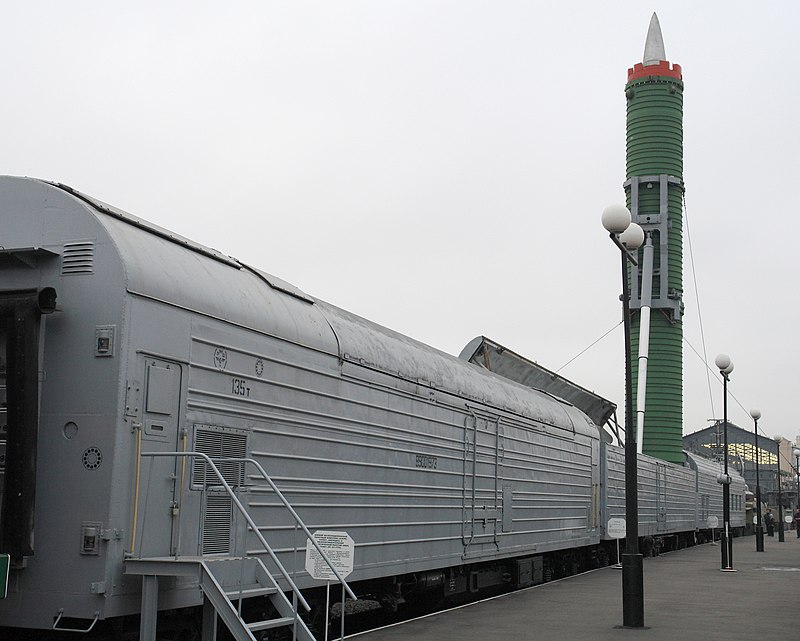 VIP – пассажиры спецпоезда – межконтинентальные ракеты
