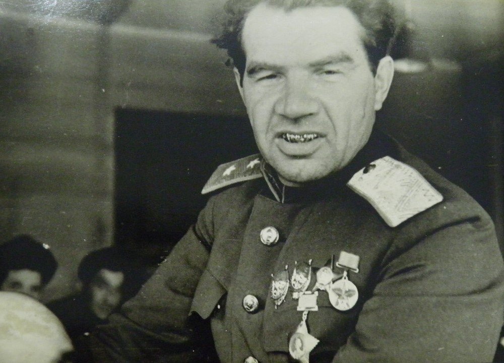 Капитуляцию принял тот, об кого немцы обломали зубы в Сталинграде