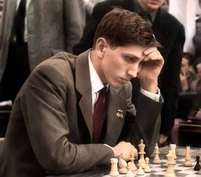 Газеты писали, что он вышел один против советской шахматной машины