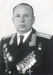 Лётчик-испытатель Герой Советского Союза Георгий Байдуков: биография, карьера в авиации и личная жизнь