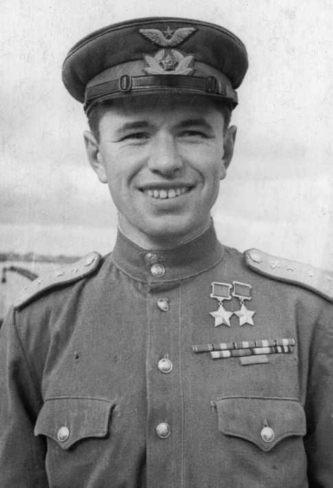 Cоветский лётчик-ас Николай Скоморохов: биография, карьера в авиации и личная жизнь