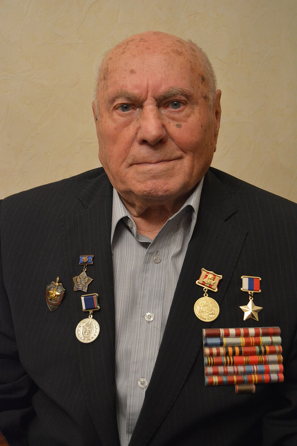 Советский разведчик Герой Российской Федерации Алексей Ботян: биография, карьера в КГБ и личная жизнь