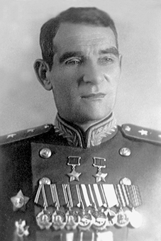 Генерал-лейтенант первый командующий Воздушно-десантными войсками Василий Глазунов: биография, карьера в ВДВ и личная жизнь